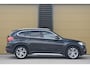 BMW X1 sDrive20i Orange Edition III * Trekhaak * Schuifdak * Head-up * LED * Stuurverwarming *