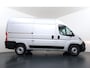 Fiat Ducato Maxi 35H 2.3D 141PK Automaat L2H1 3-Persoons Trekhaak Navi Camera Cruise Control Ecc Bluetooth Euro 6 Betonplexvloer Wandbetimmering Schuifdeur 3.000KG Trekgewicht
