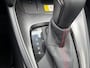 Toyota Yaris Cross 1.5 Hybrid GR Sport Panoramadak, Stoelverwarming, Parkeersensoren voor + achter, GR Sport interieur en exterieur delen.