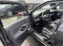 Toyota Yaris Cross 1.5 Hybrid GR Sport Panoramadak, Stoelverwarming, Parkeersensoren voor + achter, GR Sport interieur en exterieur delen.