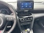 Toyota Yaris Cross 1.5 Hybrid GR Sport Panoramadak, Stoelverwarming, Parkeersensoren voor + achter, GR Sport interieur en exterieur delen.