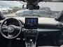 Toyota Yaris Cross 1.5 Hybrid GR Sport Panoramadak, Stoelverwarming, Parkeersensoren voor + achter, GR Sport interieur en exterieur delen.