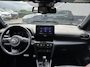 Toyota Yaris Cross 1.5 Hybrid GR Sport Panoramadak, Stoelverwarming, Parkeersensoren voor + achter, GR Sport interieur en exterieur delen.