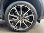 Toyota Yaris Cross 1.5 Hybrid GR Sport Panoramadak, Stoelverwarming, Parkeersensoren voor + achter, GR Sport interieur en exterieur delen.