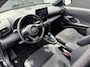 Toyota Yaris Cross 1.5 Hybrid GR Sport Panoramadak, Stoelverwarming, Parkeersensoren voor + achter, GR Sport interieur en exterieur delen.