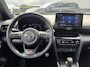 Toyota Yaris Cross 1.5 Hybrid GR Sport Panoramadak, Stoelverwarming, Parkeersensoren voor + achter, GR Sport interieur en exterieur delen.
