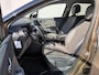 Renault Captur TCe 120 EDC Iconic Automaat / Trekhaak (1200 KG) / Achteruitrijcamera / Cruise control / Stoelverwarming / Navigatie / Lederen bekleding
