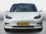 Tesla Model 3 Standard RWD Plus 60 kWh SOH 84,8% / Trekhaak / 19'' LMV ( € 1.700 ) / Autopilot / 3 Fase / Stoelverwarming / Panoramadak / Memory / Dodehoek /