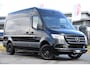 Mercedes-Benz Sprinter 319 1.9 CDI L2H2 Pro Black Edition FACELIFT! Adaptieve Cruise, luchtvering, Camera, LED, 10,5'' Mbux, Standkachel, Stoelverwarming, Sensoren, Uniek!