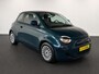 Fiat 500e 42 kWh Navigatie by Apple Carplay Android Auto camera Parkeersensoren rondom Dodehoekdetectie Cruise Control Stoelverwarming Keyless Entry Climate Control