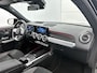 Mercedes-Benz EQB 300 4MATIC AMG Line 7p. 67 kWh 7 Persoons | AMG Line | Panorama Schuif-Kanteldak | Head-up display | Parkeerpakket met 360°-camera | Alarm. AMG Styling |  Electr Stoelen met geheugen | 7- persoons | sfeerverlichting