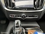 Volvo V60 2.0 T8 Twin Engine AWD Inscription | 391 PK | Pano | Trekhaak 2.000 kg | Leder | Digital Cockpit