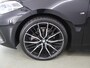 BMW 1-Serie 118i High Executive Edition | M-Pakket | Panoramadak | ShadowLine | Sportstoelen | Navigatie | Camera | DAB | Apple CarPlay/Android Auto | Stoelverwarming | Draadloze telefoonlader |