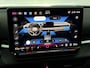 Volkswagen T-Roc 1.5 TSI R-Line Edition Black on Black Nieuwe model!, Panoramadak, Camera, Iq lights, Navi, Half leder, Stoel/Stuurverwarming, Cruise control adaptief, Sfeerverlichting, Elektrische trekhaak, Elektrische achterklep, Keyless start,