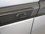 Peugeot e-2008 EV Allure 50 kWh | SOH 91% | Digitaal Dashboard | Navigatie | Apple CarPlay/Android Auto | Camera | DAB | Stoelverwarming | Adaptieve Cruise Control | 3-Fase |