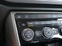 Volkswagen T-Roc 1.5 TSI AUTOMAAT | verwarmd stuur | Apple Carplay / Android auto | trekhaak