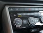 Volkswagen T-Roc 1.5 TSI AUTOMAAT | verwarmd stuur | Apple Carplay / Android auto | trekhaak