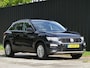 Volkswagen T-Roc 1.5 TSI AUTOMAAT | verwarmd stuur | Apple Carplay / Android auto | trekhaak