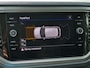Volkswagen T-Roc 1.5 TSI AUTOMAAT | verwarmd stuur | Apple Carplay / Android auto | trekhaak