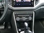 Volkswagen T-Roc 1.5 TSI AUTOMAAT | verwarmd stuur | Apple Carplay / Android auto | trekhaak