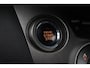 Toyota RAV4 2.0 VVTi Executive Business | Trekhaak | Stoelverwarming | Navigatie | Keyless | Treeplanken | Cruise Control | Clima | Camera | 17 inch | Leder/alcantara | Bluetooth