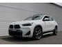 BMW X2 xDrive25e M-Sportpakket (Pano Sportleder/Memory Carplay HarmanKardon Navi/Camera HeadUp Keyless Full-Led 19Inch)