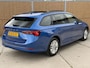 Skoda Octavia Combi 1.5 e-TSI Business Edition Automaat | Panoramadak | Sfeerverlichting | Trekhaak uitklapbaar | Getint glas | LED verlichting | Climate & cruise control | Elektrisch bedienbare achterklep | Parkeersensoren voor en achter