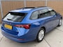 Skoda Octavia Combi 1.5 e-TSI Business Edition Automaat | Panoramadak | Sfeerverlichting | Trekhaak uitklapbaar | Getint glas | LED verlichting | Climate & cruise control | Elektrisch bedienbare achterklep | Parkeersensoren voor en achter