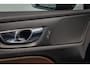 Volvo V60 2.0 B3 momentum advantage nlauto trekhaak | camera | pdc | ledere bekleding | adaptive cruise | stoelverwarming | CarPlay