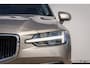 Volvo V60 2.0 B3 momentum advantage nlauto trekhaak | camera | pdc | ledere bekleding | adaptive cruise | stoelverwarming | CarPlay