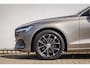Volvo V60 2.0 B3 momentum advantage nlauto trekhaak | camera | pdc | ledere bekleding | adaptive cruise | stoelverwarming | CarPlay
