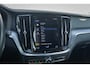 Volvo V60 2.0 B3 momentum advantage nlauto trekhaak | camera | pdc | ledere bekleding | adaptive cruise | stoelverwarming | CarPlay