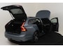 Volvo V90 T6 RECHARGE AWD R-DESIGN -PANO.DAK|HARMAN/KARDON|BLIS|360°CAM|HEAD-UP DISP.|LUCHTVERING|GEVENT.LEDER|STANDKACHEL|ADAP.LED|ADAP.CRUISE|TREKHAAK|20"|SoH:89%