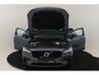 Volvo V90 T6 RECHARGE AWD R-DESIGN -PANO.DAK|HARMAN/KARDON|BLIS|360°CAM|HEAD-UP DISP.|LUCHTVERING|GEVENT.LEDER|STANDKACHEL|ADAP.LED|ADAP.CRUISE|TREKHAAK|20"|SoH:89%