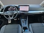 Volkswagen Golf Variant 1.5 eTSI 110KW/150PK DSG Life Edition · Trekhaak · Stoelverwarming · 360° camera + Parkeersensoren · Fabrieksgarantie t/m 28-10-2027 of 100.000KM