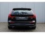 Volvo V60 2.0 T8 Plug-in hybrid AWD Plus Dark | Elektrisch verstelbare stoelen met geheugenfunctie | Premium audiosysteem van Harman Kardon | Semi-elektrische trekhaak | Stoelverwarming vóór en achter | Stuurverwarming | 360°-camera