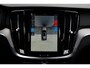 Volvo V60 2.0 T8 Plug-in hybrid AWD Plus Dark | Elektrisch verstelbare stoelen met geheugenfunctie | Premium audiosysteem van Harman Kardon | Semi-elektrische trekhaak | Stoelverwarming vóór en achter | Stuurverwarming | 360°-camera
