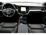 Volvo V60 2.0 T8 Plug-in hybrid AWD Plus Dark | Elektrisch verstelbare stoelen met geheugenfunctie | Premium audiosysteem van Harman Kardon | Semi-elektrische trekhaak | Stoelverwarming vóór en achter | Stuurverwarming | 360°-camera
