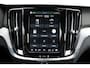 Volvo V60 2.0 T8 Plug-in hybrid AWD Plus Dark | Elektrisch verstelbare stoelen met geheugenfunctie | Premium audiosysteem van Harman Kardon | Semi-elektrische trekhaak | Stoelverwarming vóór en achter | Stuurverwarming | 360°-camera