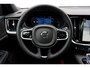 Volvo V60 2.0 T8 Plug-in hybrid AWD Plus Dark | Elektrisch verstelbare stoelen met geheugenfunctie | Premium audiosysteem van Harman Kardon | Semi-elektrische trekhaak | Stoelverwarming vóór en achter | Stuurverwarming | 360°-camera