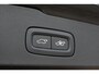 Volvo V60 2.0 T8 Plug-in hybrid AWD Plus Dark | Elektrisch verstelbare stoelen met geheugenfunctie | Premium audiosysteem van Harman Kardon | Semi-elektrische trekhaak | Stoelverwarming vóór en achter | Stuurverwarming | 360°-camera