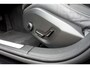 Volvo V60 2.0 T8 Plug-in hybrid AWD Plus Dark | Elektrisch verstelbare stoelen met geheugenfunctie | Premium audiosysteem van Harman Kardon | Semi-elektrische trekhaak | Stoelverwarming vóór en achter | Stuurverwarming | 360°-camera