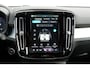 Volvo XC40 2.0 B4 Plus Dark Premium Audio By Harman en Kardon|Trekhaak Semi Elektrisch | Google Services | Adaptieve Cruise Control Met Stuurhulp | BLIS Dodehoekdetectie | Keyless Entry | Elektrische Achterklep Met Sensorsturing | Verwarmbare Voorstoelen | Stuurverwarming | Park Assist Voor & Achter incl. Achteruitrijcamera