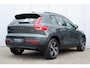 Volvo XC40 2.0 B4 Plus Dark Premium Audio By Harman en Kardon|Trekhaak Semi Elektrisch | Google Services | Adaptieve Cruise Control Met Stuurhulp | BLIS Dodehoekdetectie | Keyless Entry | Elektrische Achterklep Met Sensorsturing | Verwarmbare Voorstoelen | Stuurverwarming | Park Assist Voor & Achter incl. Achteruitrijcamera
