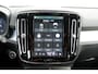 Volvo XC40 2.0 B4 Plus Dark Premium Audio By Harman en Kardon|Trekhaak Semi Elektrisch | Google Services | Adaptieve Cruise Control Met Stuurhulp | BLIS Dodehoekdetectie | Keyless Entry | Elektrische Achterklep Met Sensorsturing | Verwarmbare Voorstoelen | Stuurverwarming | Park Assist Voor & Achter incl. Achteruitrijcamera