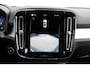 Volvo XC40 2.0 B4 Plus Dark Premium Audio By Harman en Kardon|Trekhaak Semi Elektrisch | Google Services | Adaptieve Cruise Control Met Stuurhulp | BLIS Dodehoekdetectie | Keyless Entry | Elektrische Achterklep Met Sensorsturing | Verwarmbare Voorstoelen | Stuurverwarming | Park Assist Voor & Achter incl. Achteruitrijcamera