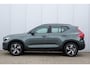 Volvo XC40 2.0 B4 Plus Dark Premium Audio By Harman en Kardon|Trekhaak Semi Elektrisch | Google Services | Adaptieve Cruise Control Met Stuurhulp | BLIS Dodehoekdetectie | Keyless Entry | Elektrische Achterklep Met Sensorsturing | Verwarmbare Voorstoelen | Stuurverwarming | Park Assist Voor & Achter incl. Achteruitrijcamera