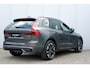 Volvo XC60 2.0 T6 Plug-in hybrid AWD Ultra Dark | Trekhaak | Panoramadak | Head up display | 360 graden camera | Verwarmbare voorstoelen stuurwiel en achterbank | Premium audio by Harman Kardon |