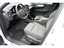 Volvo XC40 2.0 B4 Plus Dark Premium Audio By Harman en Kardon|Trekhaak Semi Elektrisch | Google Services | Verwarmbare Voorruit | Adaptieve Cruise Control Met Stuurhulp | BLIS Dodehoekdetectie | Keyless Entry | Elektrische Achterklep Met Sensorsturing | Verwarmbare Voorstoelen | Stuurverwarming | Park Assist Voor & Achter incl. Achteruitrijcamera