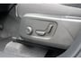 Volvo XC40 2.0 B4 Plus Dark Premium Audio By Harman en Kardon|Trekhaak Semi Elektrisch | Google Services | Verwarmbare Voorruit | Adaptieve Cruise Control Met Stuurhulp | BLIS Dodehoekdetectie | Keyless Entry | Elektrische Achterklep Met Sensorsturing | Verwarmbare Voorstoelen | Stuurverwarming | Park Assist Voor & Achter incl. Achteruitrijcamera